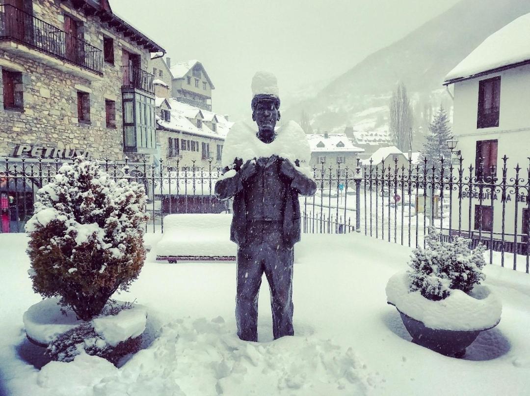 Hotel Valle De Izas Sallent de Gállego Kültér fotó