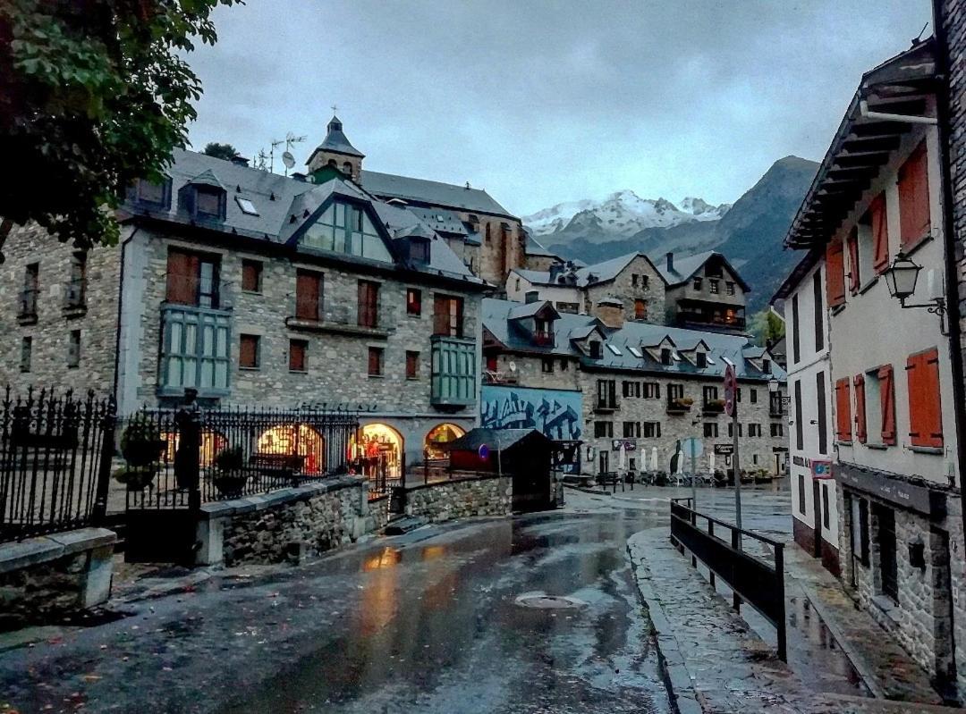 Hotel Valle De Izas Sallent de Gállego Kültér fotó