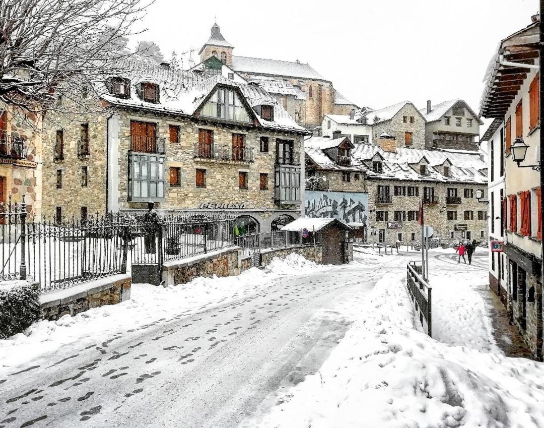 Hotel Valle De Izas Sallent de Gállego Kültér fotó